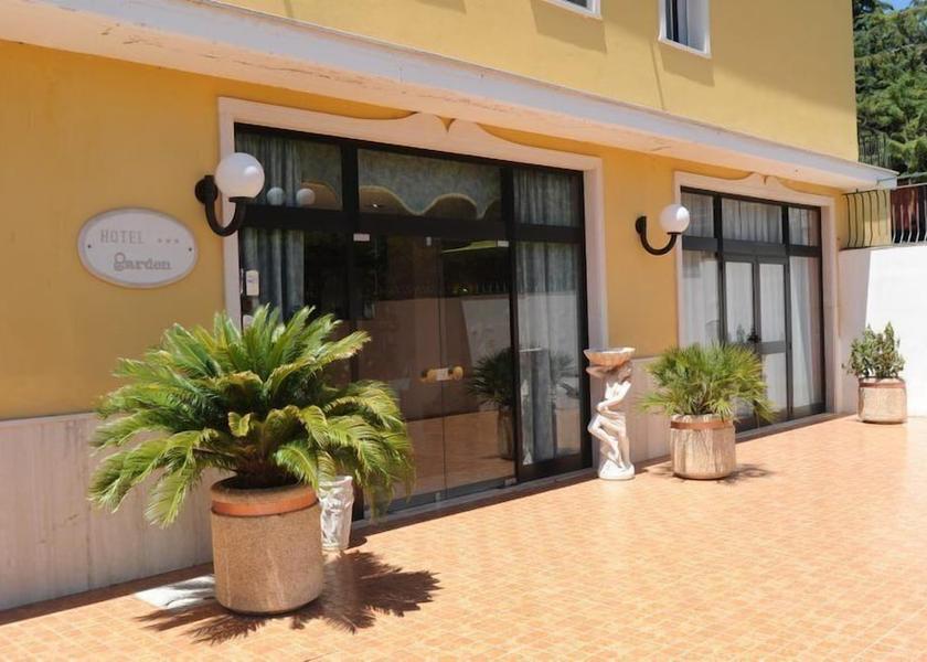 Puglia San Giovanni Rotondo Entrance