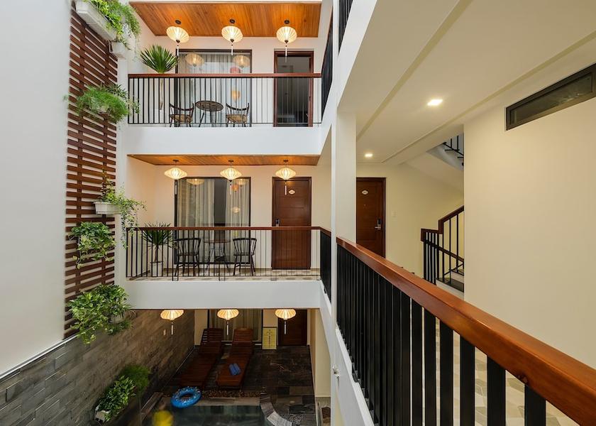 Thua Thien-Hue Da Nang Interior Entrance