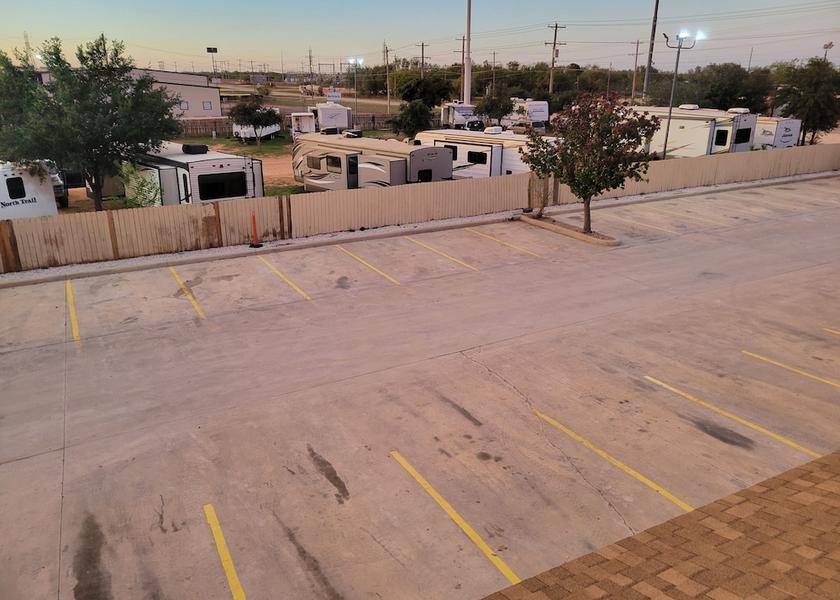 Texas Cotulla RV or Truck Parking