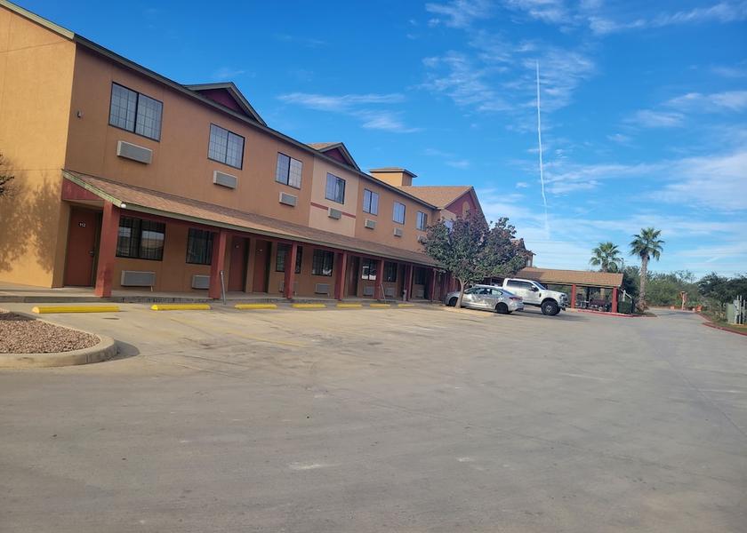 Texas Cotulla Facade