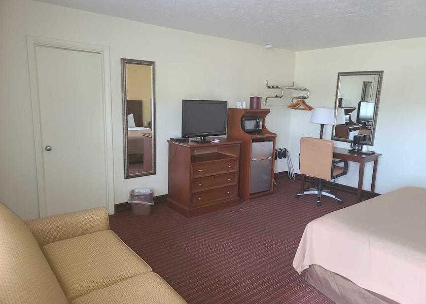 Connecticut Farmington Room