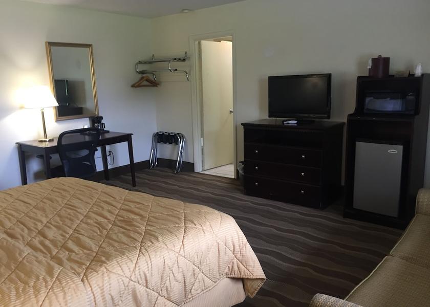 Connecticut Farmington Room