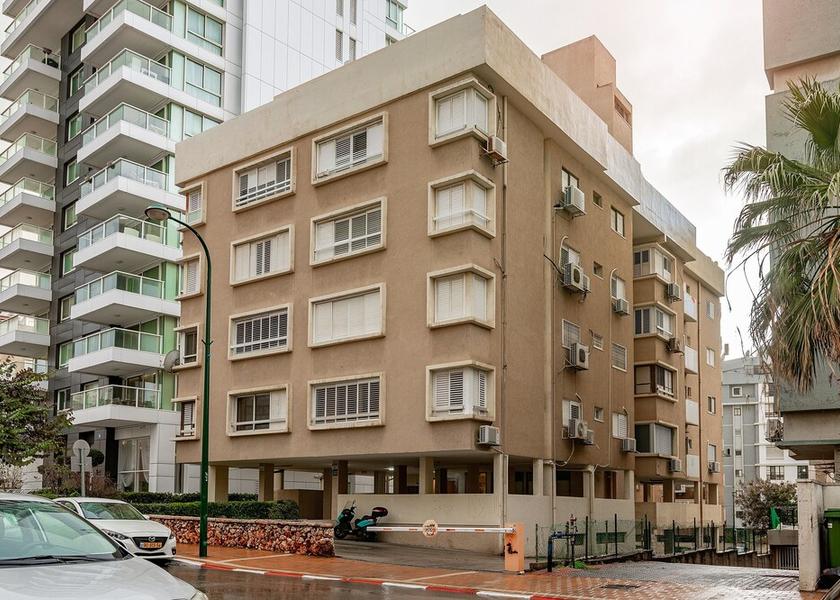  Netanya Exterior Detail