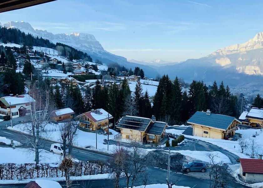 Auvergne-Rhone-Alpes Combloux Facade