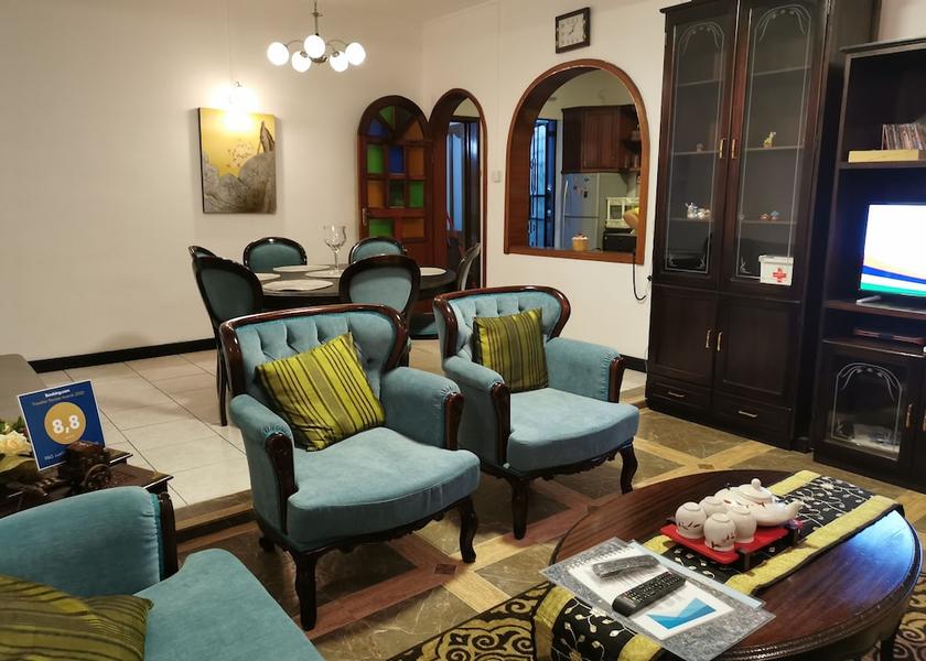  Quatre Bornes Living Area