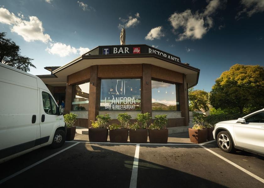 Umbria Deruta Facade