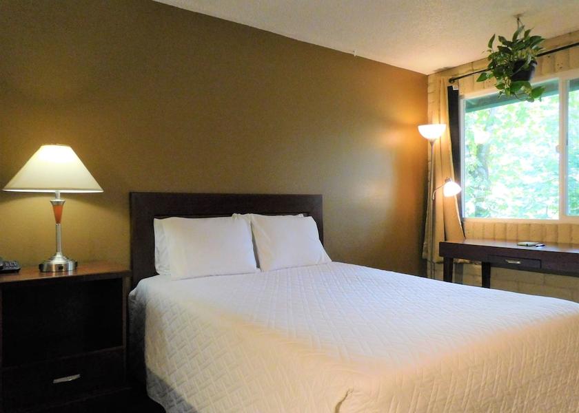 Oregon Canyonville Room