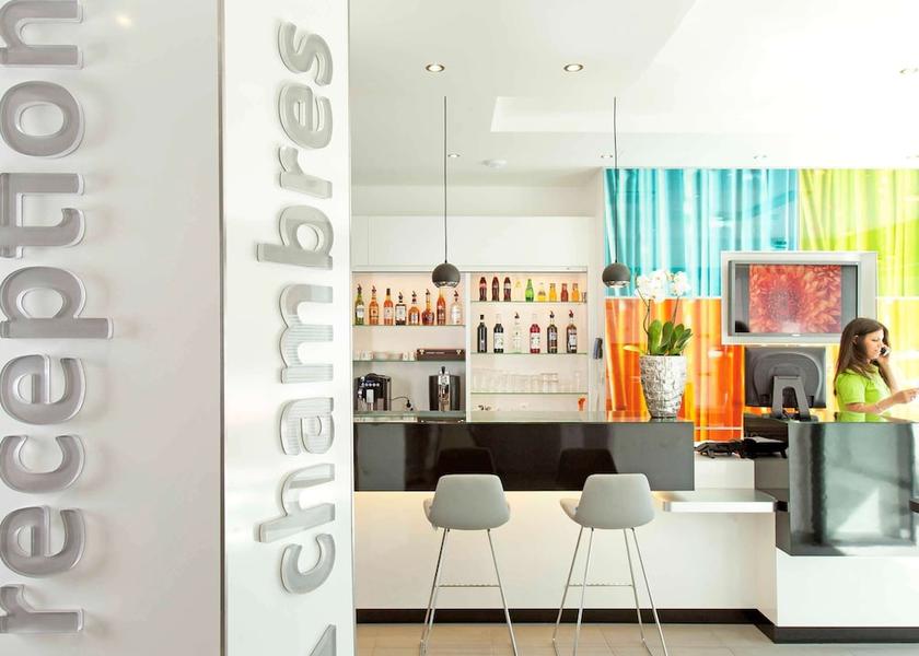 Ile-de-France Montrouge Reception