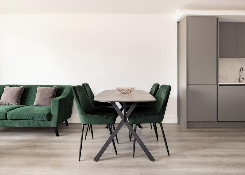 England Brentford In-Room Dining