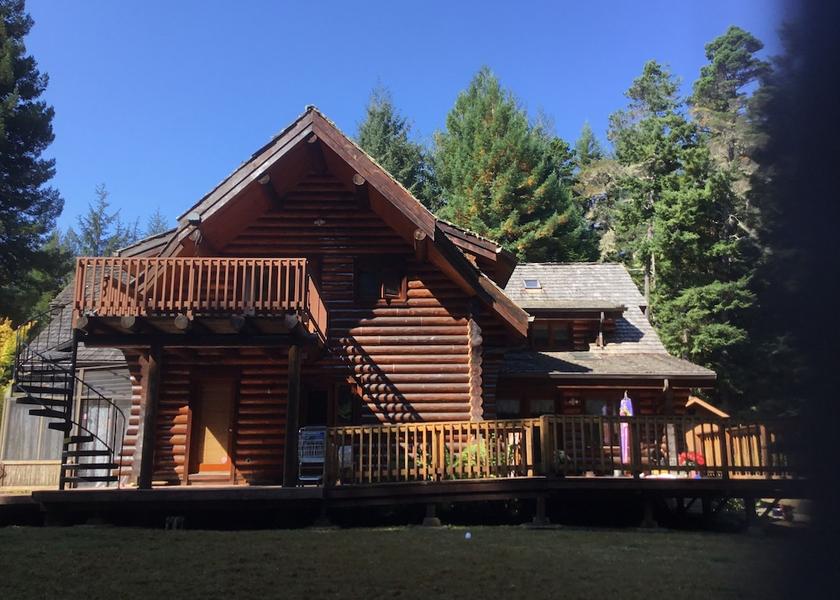 California Crescent City Exterior Detail