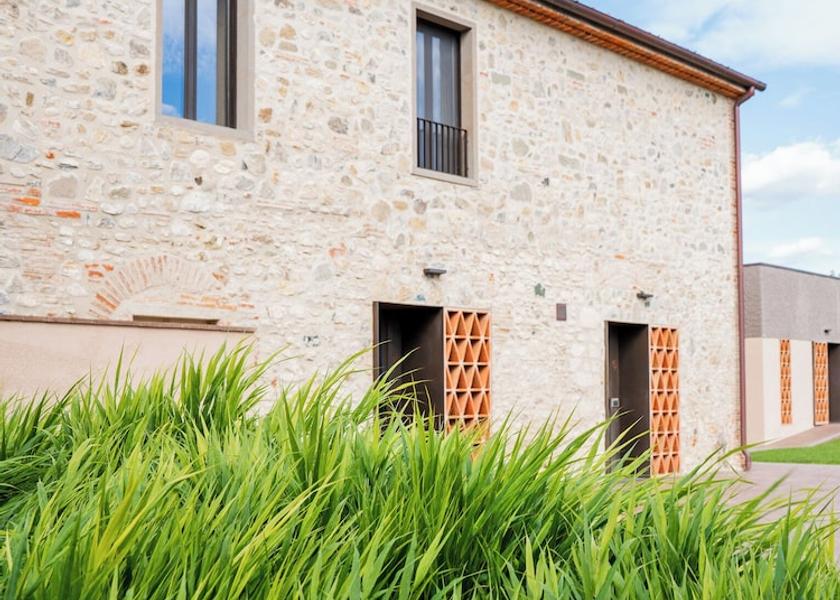 Tuscany Montemurlo Exterior Detail