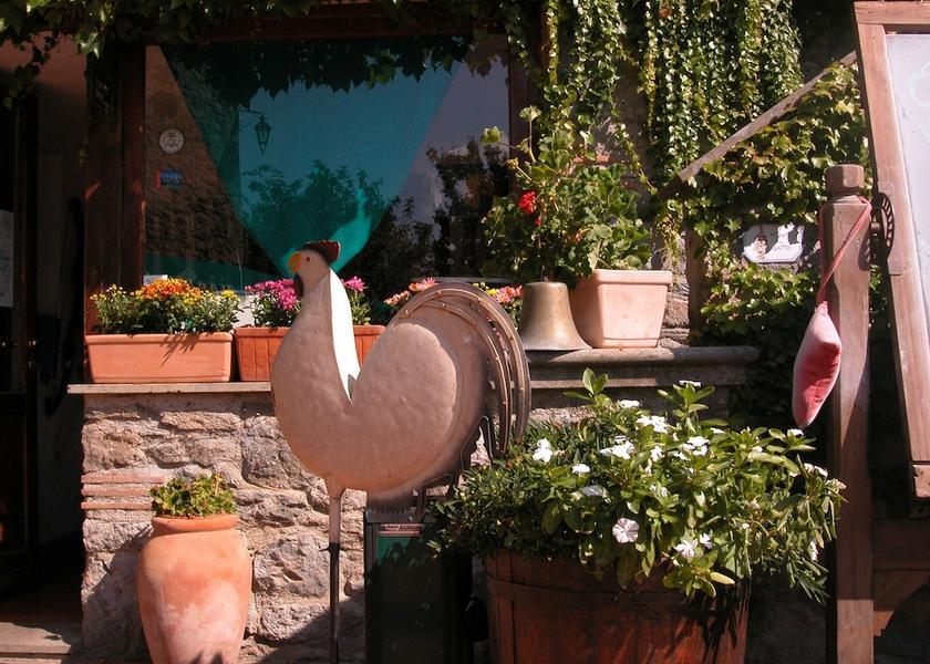 Lazio Bolsena Exterior Detail