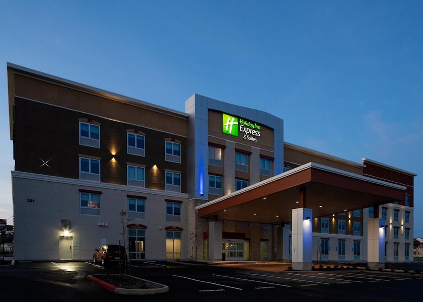 California Hollister Exterior Detail