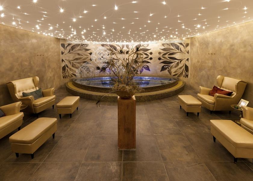 Nitra Nitra Indoor spa tub