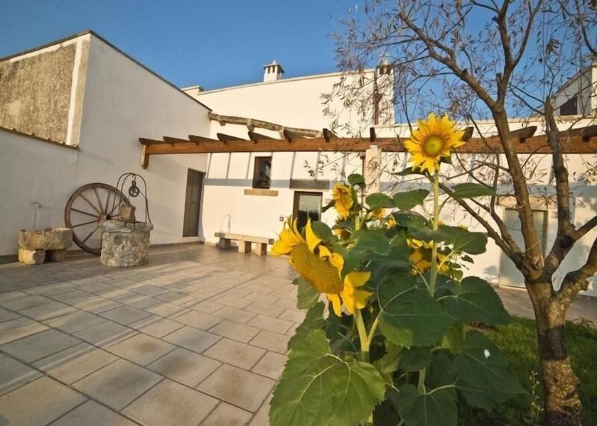 Puglia Bagnolo del Salento Exterior Detail