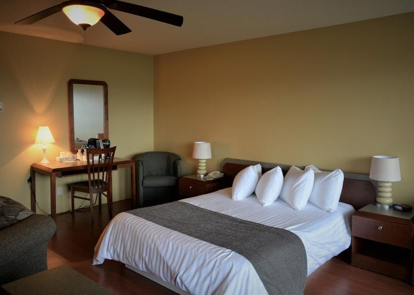 Quebec Forestville Room