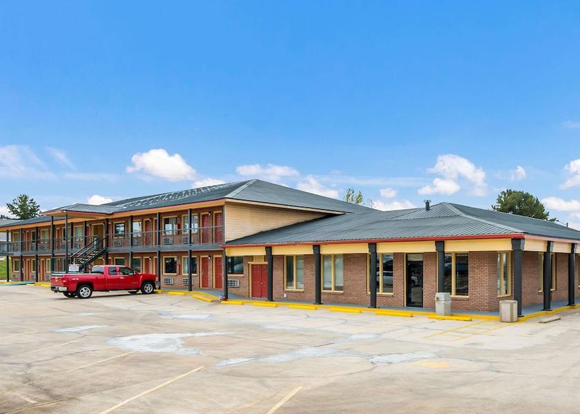 Arkansas Russellville Exterior Detail