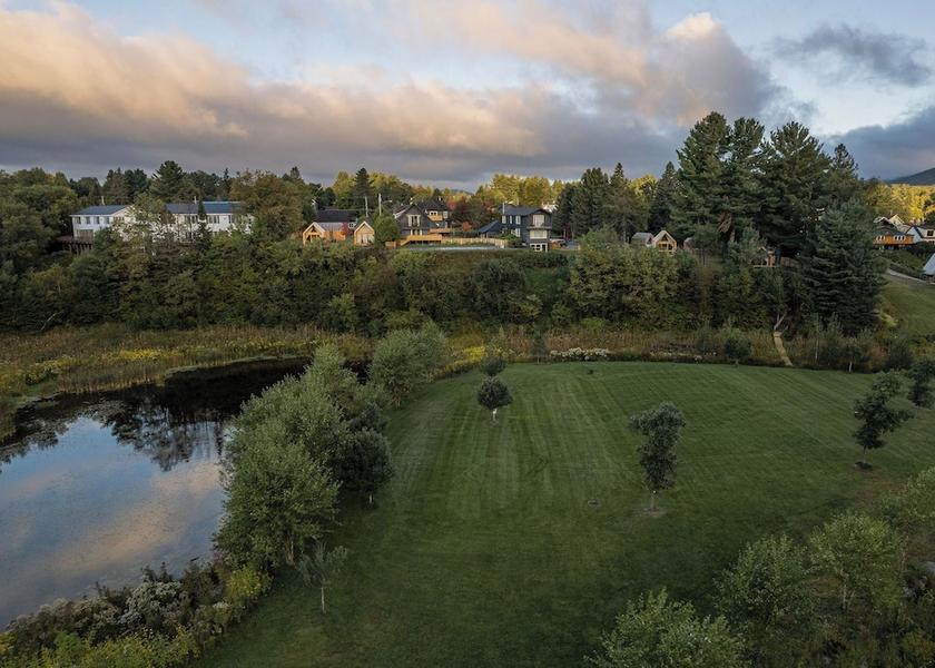 New York Lake Placid Exterior Detail