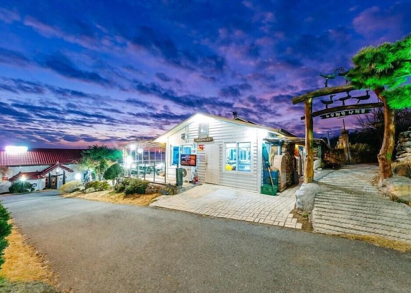  Incheon Exterior Detail