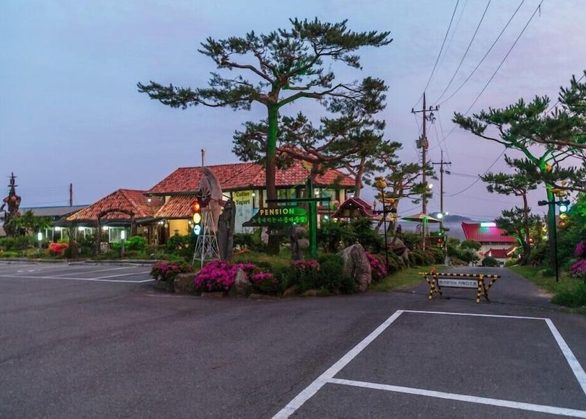  Incheon Exterior Detail