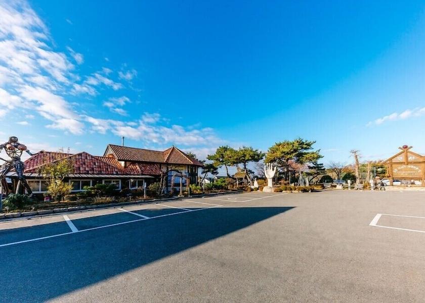  Incheon Exterior Detail