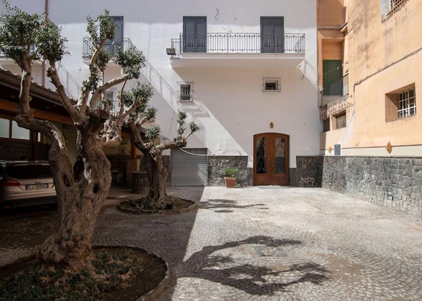 Campania Terzigno Front of property