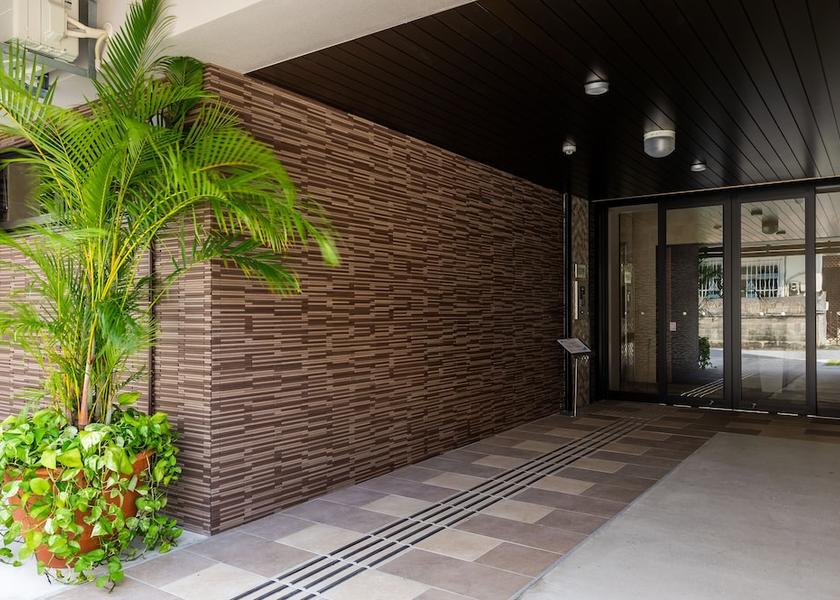 Okinawa (prefecture) Naha Facade