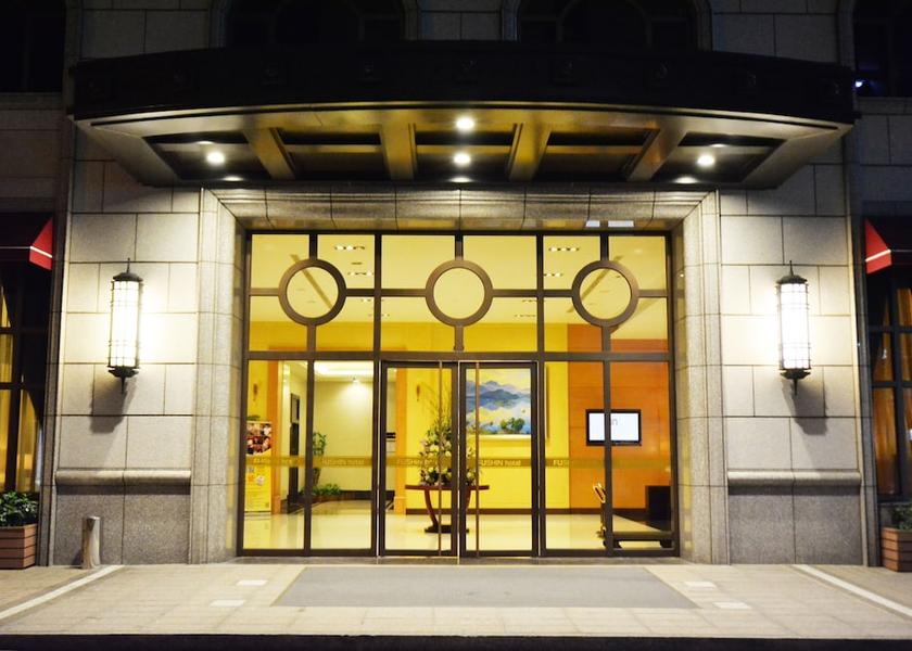  Taichung Front of property - evening/night