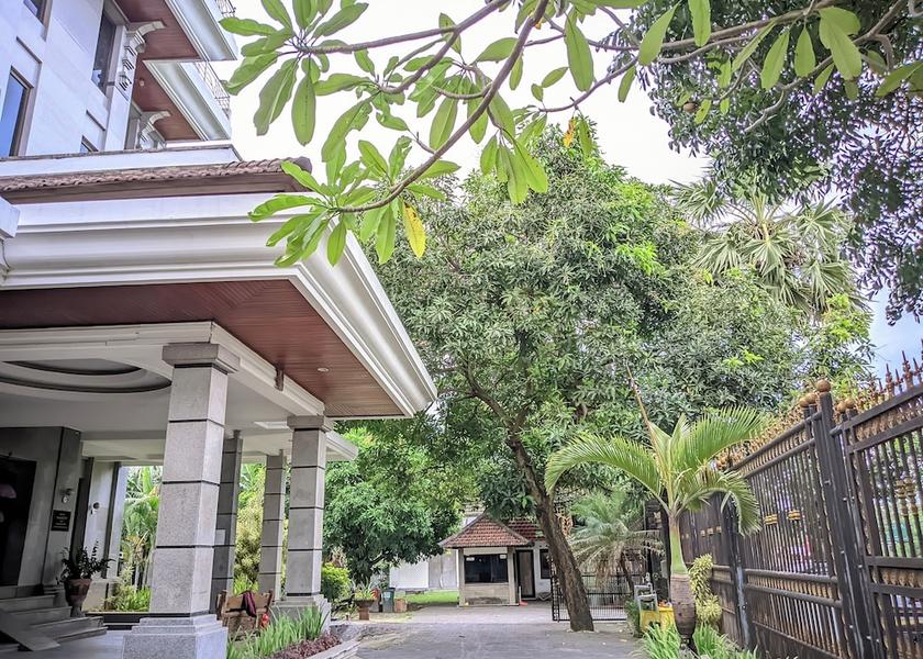 Bali Kerobokan Front of property