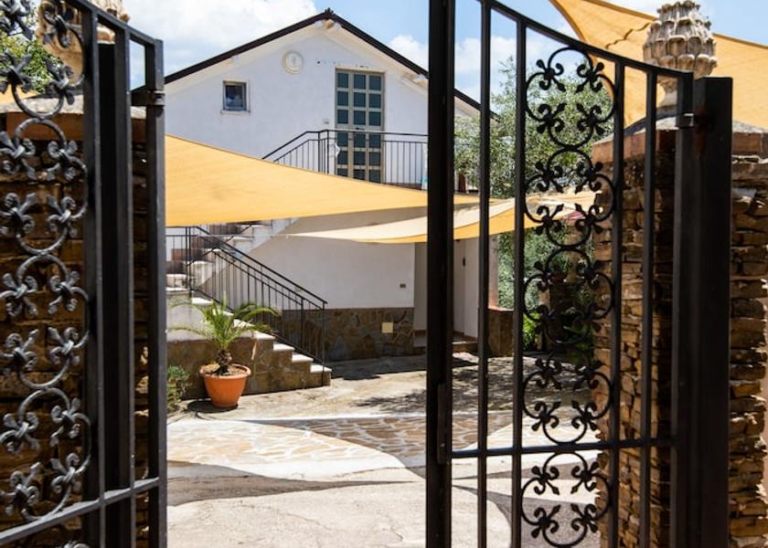 Campania Castellabate Entrance