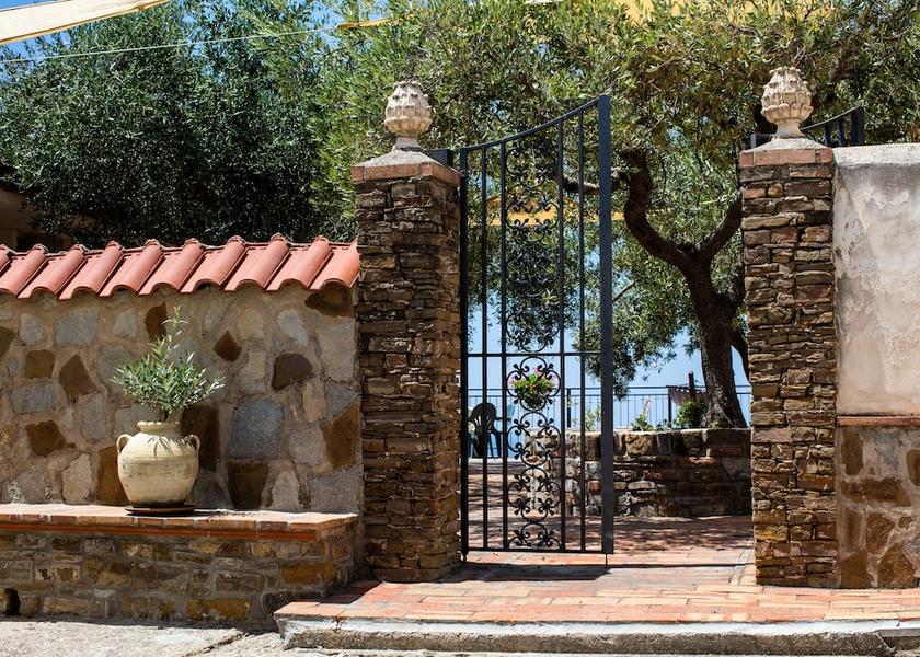 Campania Castellabate Entrance