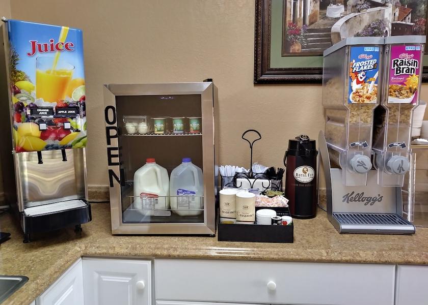 Georgia Rome Breakfast Area