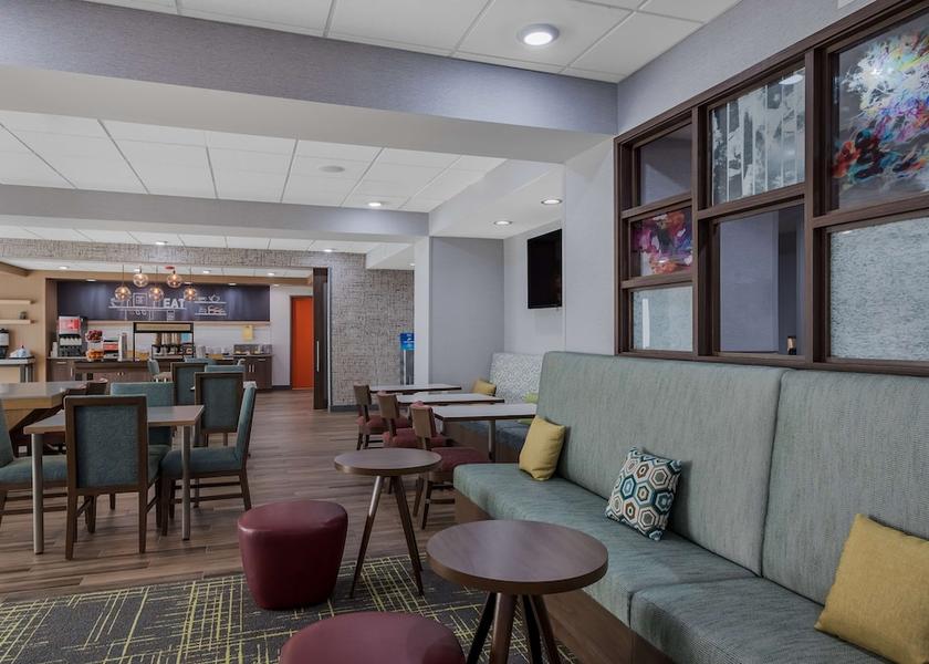 Arizona Williams Breakfast area