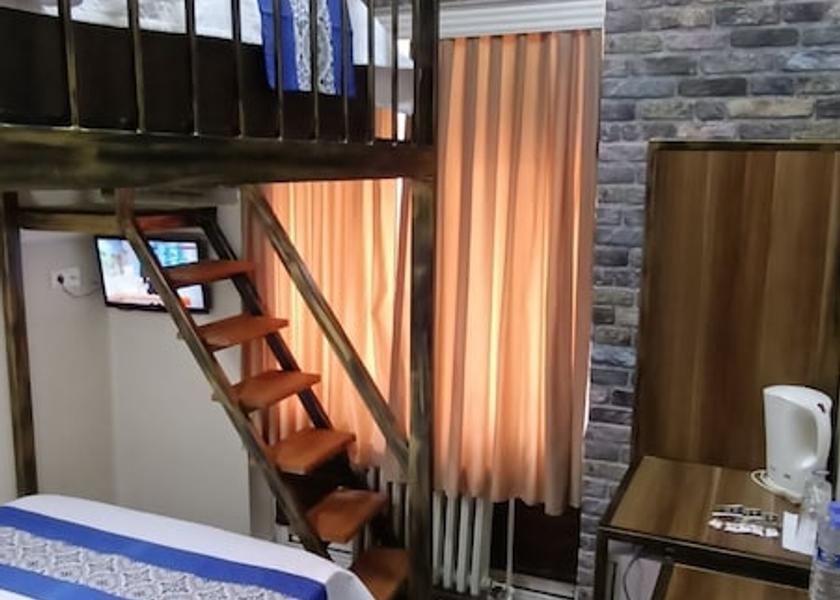  Adana Room