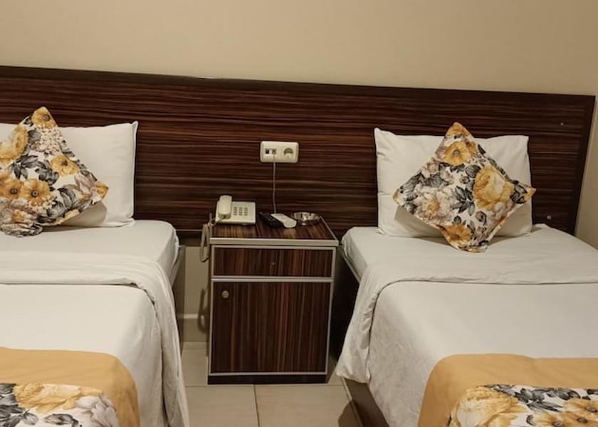  Adana Room