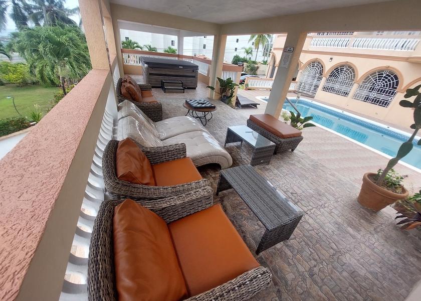 Saint James Tower Isle Facade