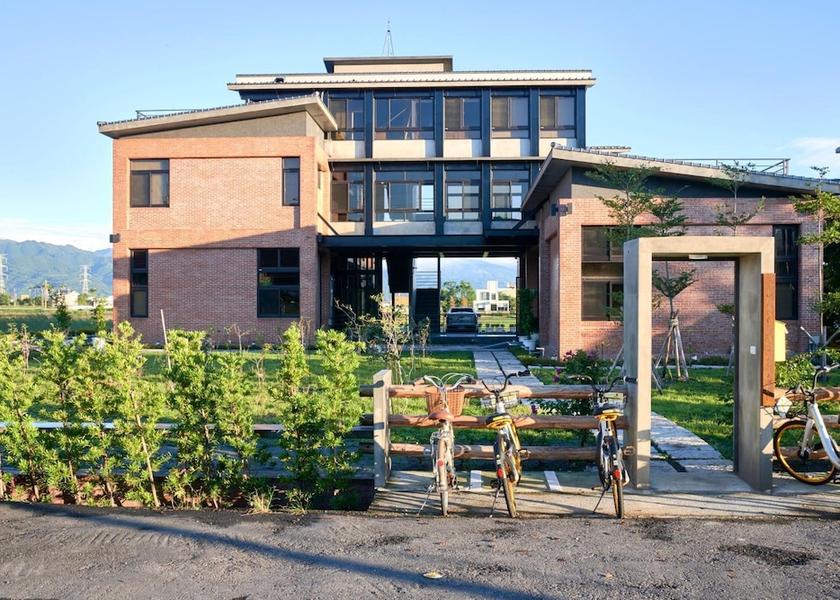Yilan County Sanxing Exterior Detail