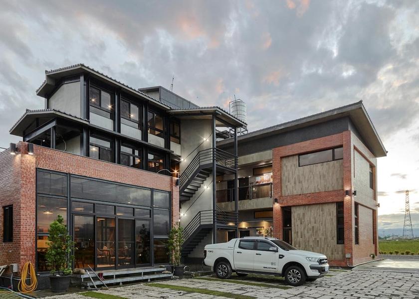 Yilan County Sanxing Exterior Detail