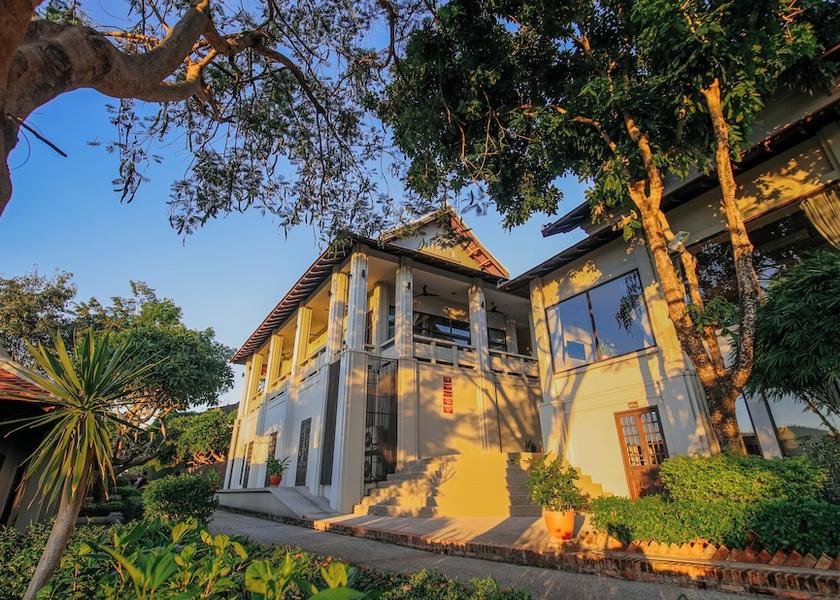  Luang Prabang Restaurant