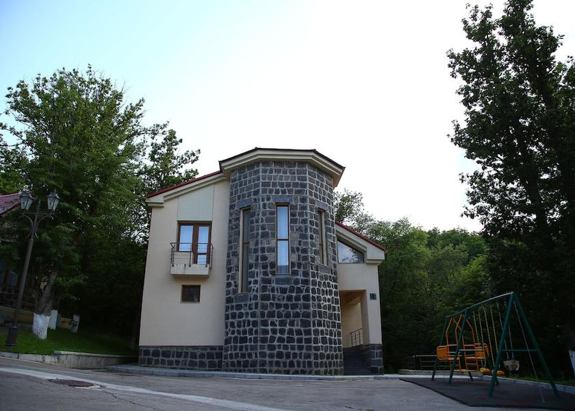  Tsaghkadzor Exterior Detail