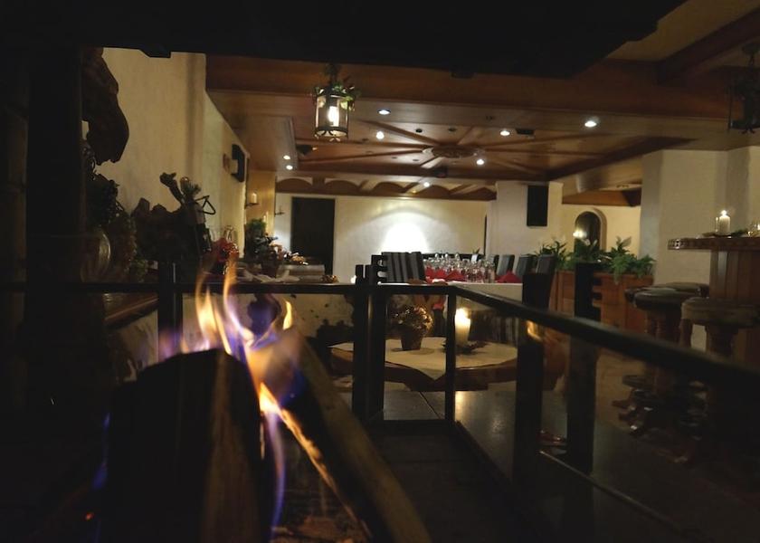 Valais Saas-Fee Bar (on property)