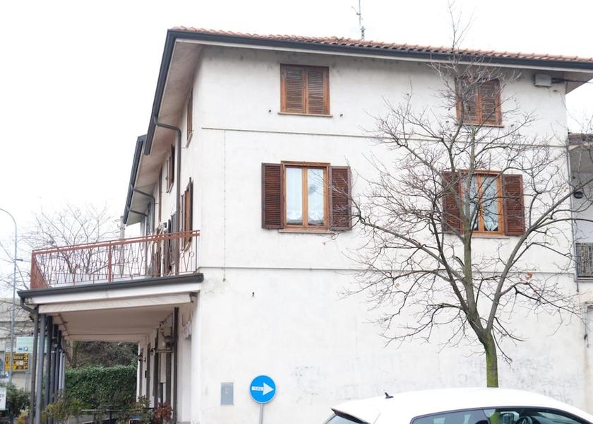 Lombardy Seriate Exterior Detail