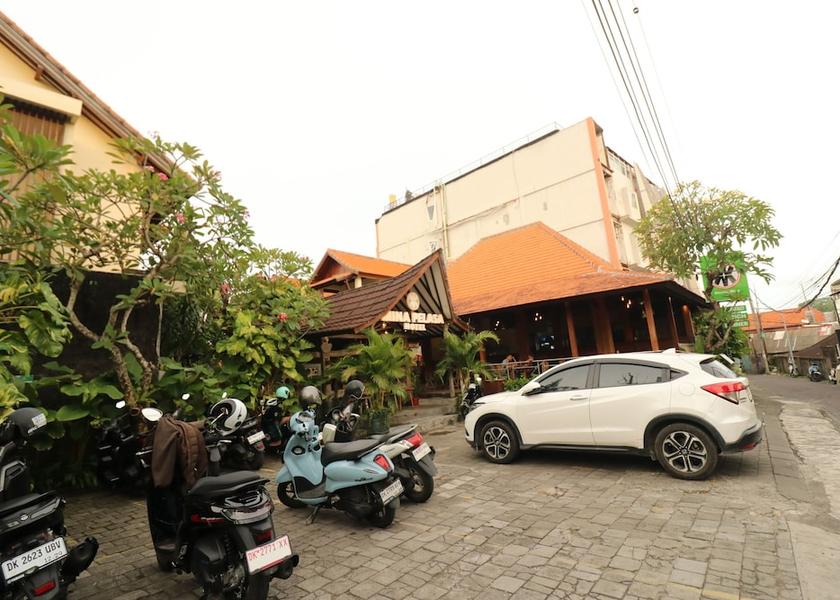 Bali Legian Parking