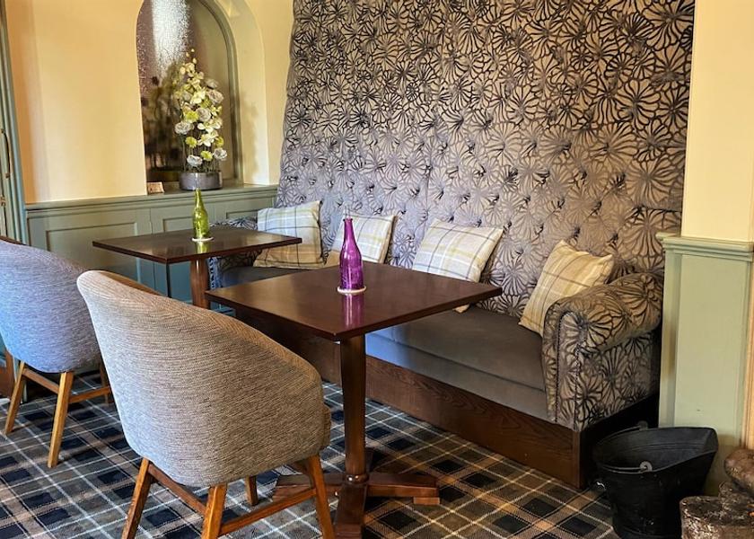 England Gainsborough Bar