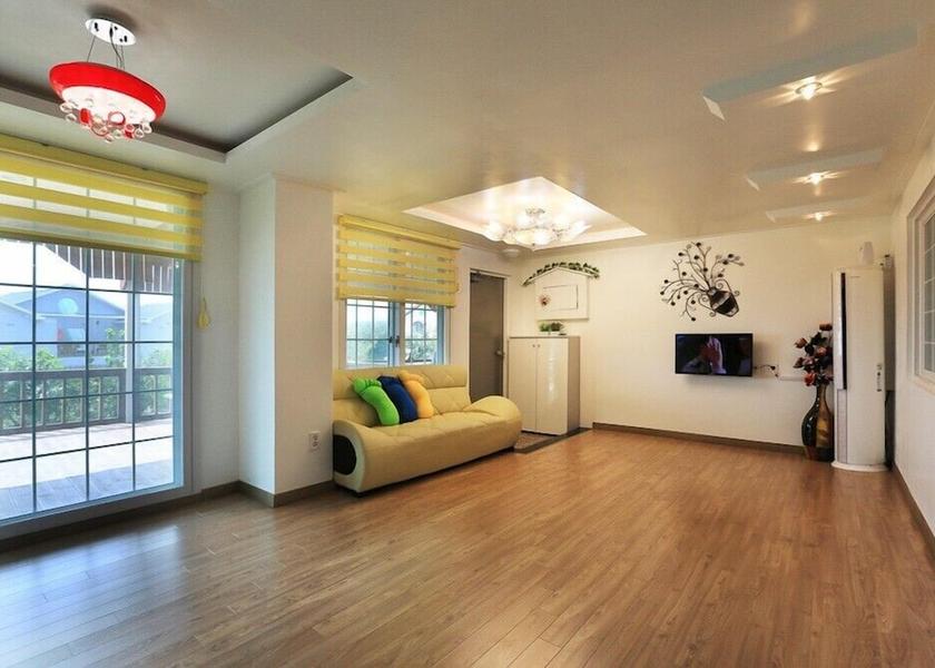 South Gyeongsang Geoje Room