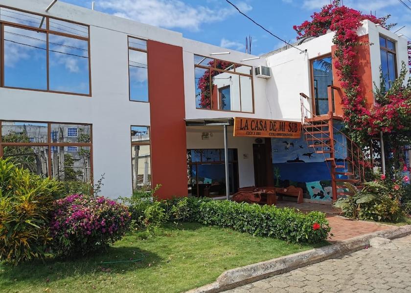 Galapagos Puerto Baquerizo Moreno Entrance