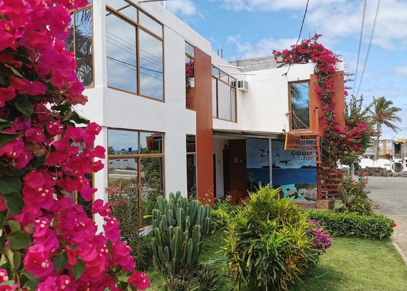 Galapagos Puerto Baquerizo Moreno Exterior Detail