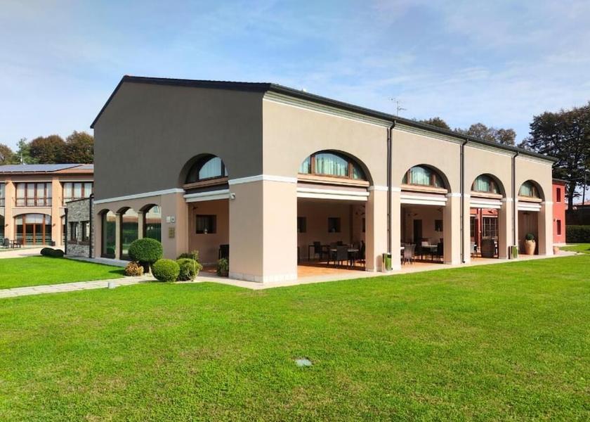 Veneto Zevio Exterior Detail