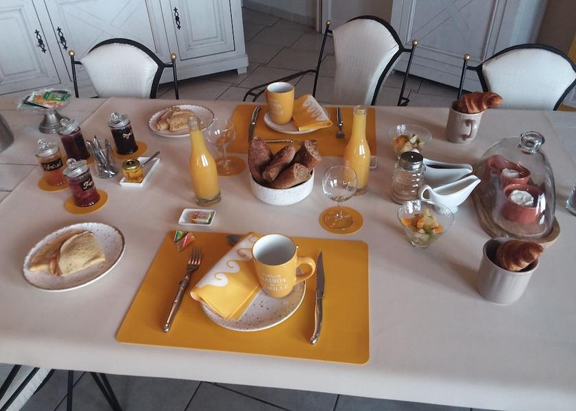 Auvergne-Rhone-Alpes Lyon Dining Area