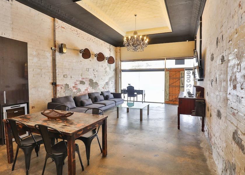 Victoria Mildura In-Room Dining